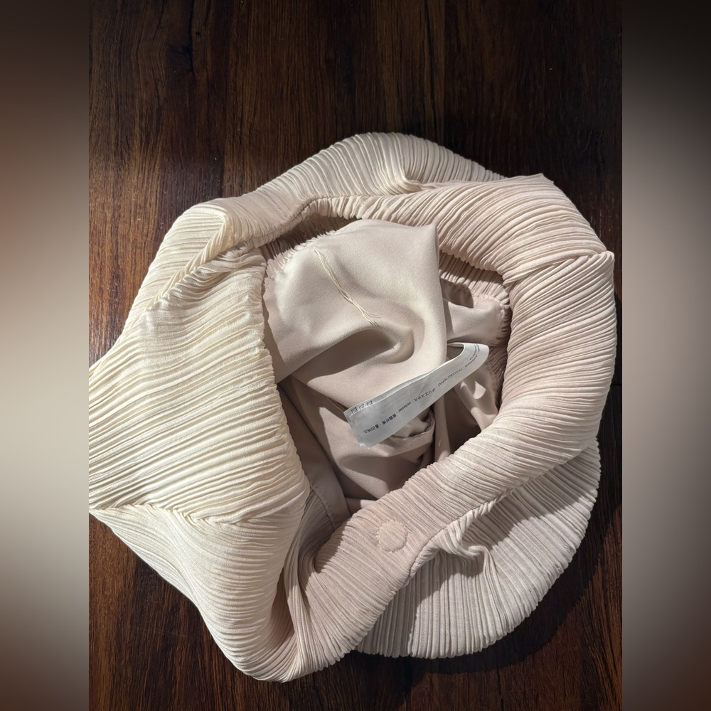 Cream Pleated Zara Bucket Bag - Picture 3 of 7